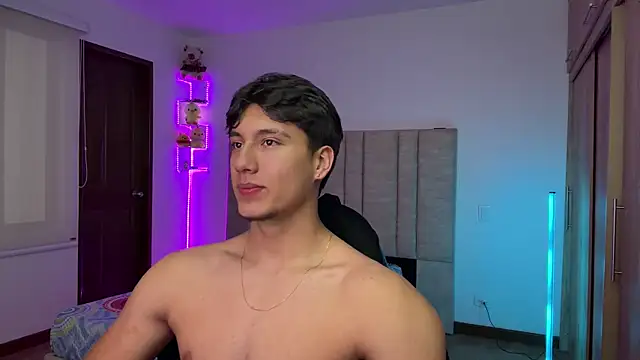 Show modela CHRIS_MORGAN1 na web-kameri