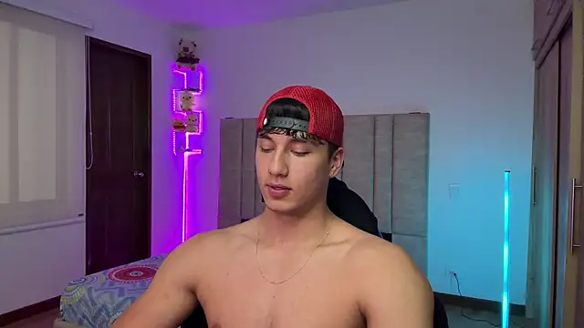 CHRIS_MORGAN1 Show in webcam