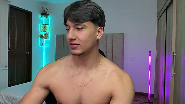 Pokazy przed kamerką – CHRIS_MORGAN1