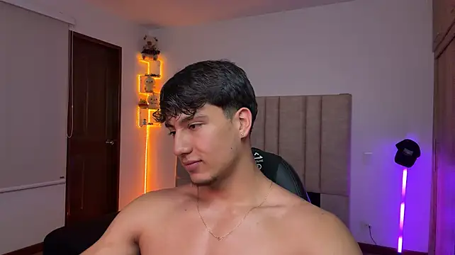 Pokazy przed kamerką – CHRIS_MORGAN1