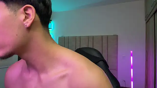 Show modela CHRIS_MORGAN1 na web-kameri