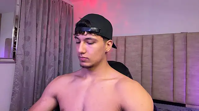 Pokazy przed kamerką – CHRIS_MORGAN1