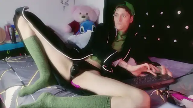 Tyler_cat Show in webcam