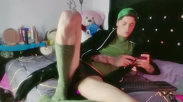 Show modela Tyler_cat na web-kameri
