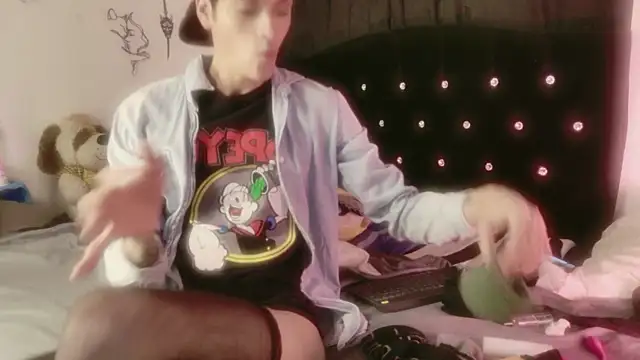 Tyler_cat Show in webcam