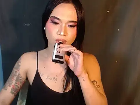 Pokazy przed kamerką – TSsexy_LOVERxxxx