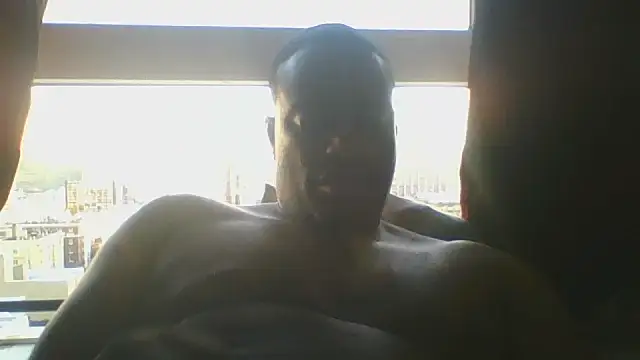 MoneysSomethingElse415: διαδικτυακό σόου στην κάμερα