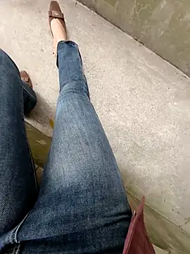 Pertunjukan Kamera Web Lili_2love