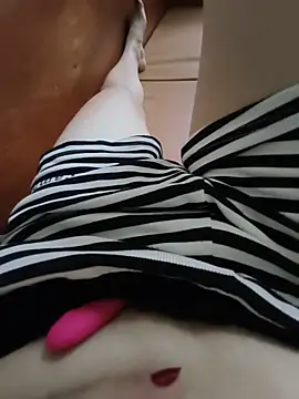 غرفة دردشة Lili_2love المباشرة