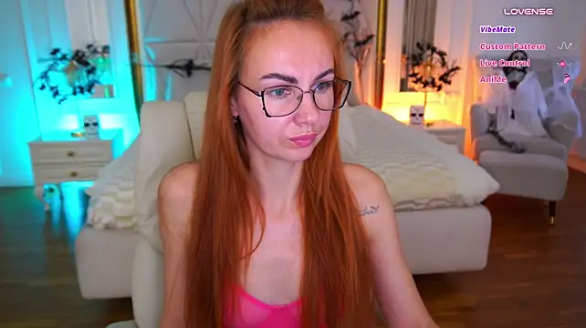 Show modela GingerGaze na web-kameri