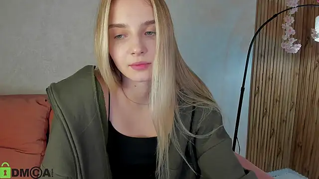 L1na_Reeds Adlı Modelin Canlı Sohbet Odası