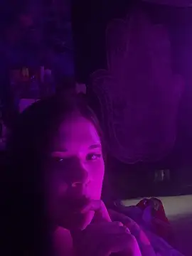 Jynx420friendly: διαδικτυακό σόου στην κάμερα