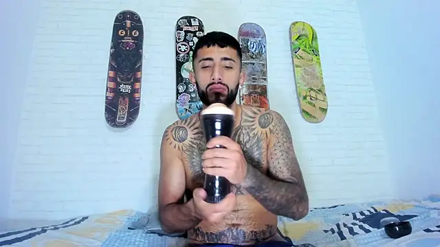 Show modela sofiandnick_smith na web-kameri