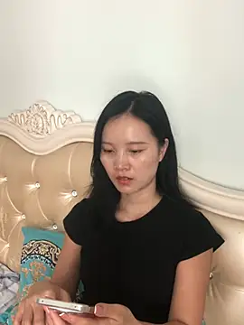 Mile-m 在線直播表演