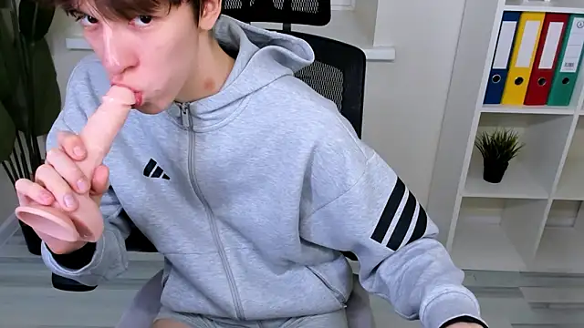 Show modela MarkBranston na web-kameri