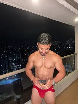 Ezzio_Scolaro Webcamshow