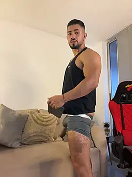 Ezzio_Scolaro 网络视讯表演