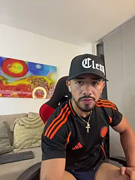 Ezzio_Scolaro 在線直播表演