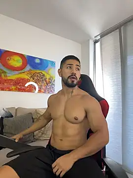 Ezzio_Scolaro's Webcam Show