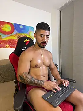 Ezzio_Scolaro's Live XXX Chat