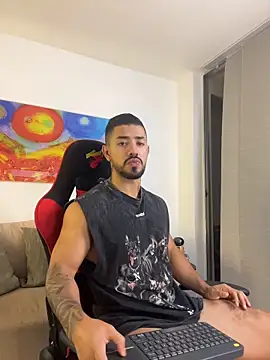 Онлайн чат XXX Ezzio_Scolaro