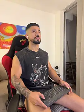 Chat XXX en directo de Ezzio_Scolaro