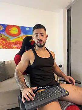 Ezzio_Scolaro Webcam Show