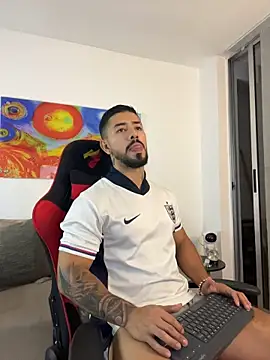 Ezzio_Scolaro 网络视讯表演