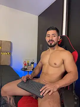 Ezzio_Scolaro's Webcam Show