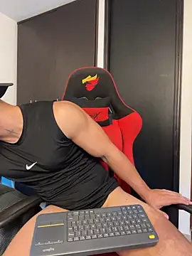 Ezzio_Scolaro Pertunjukan Webcam