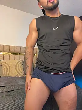 Ezzio_Scolaro's Webcam Show