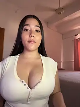 Chat XXX ao vivo de Nhefertary