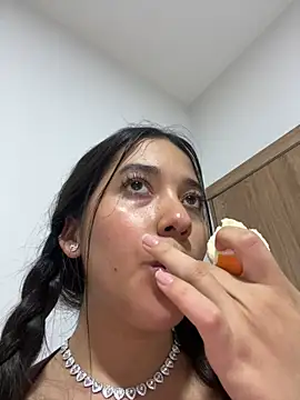 Nhefertary's Webcam Show