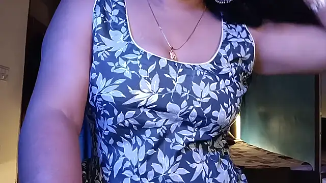 Вебкам-шоу YourDesi_Laila_