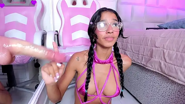 ScarletEvanss_ Chat XXX in diretta
