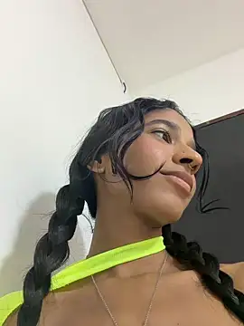ScarletEvanss_ Show in webcam