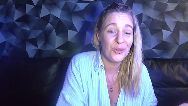 Delichieuse5's Webcam Show