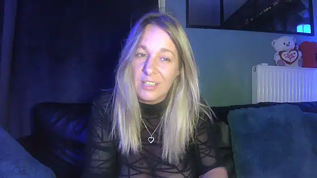 Delichieuse5's Live Sex Cam Show