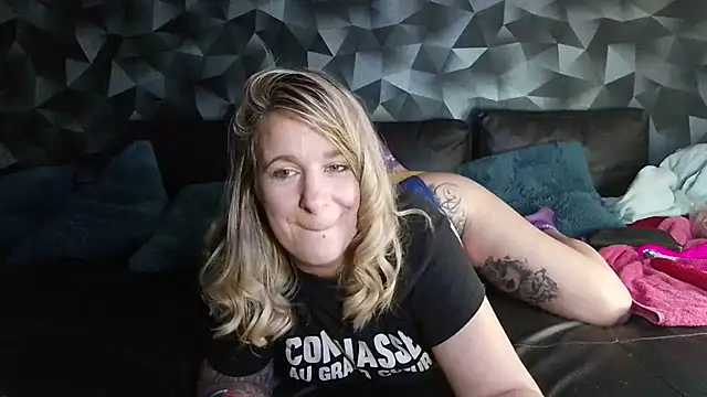 Delichieuse5 Pertunjukan Webcam