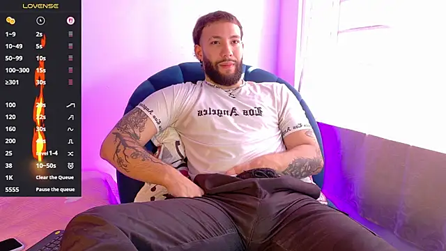 عرض كام angel_kyrozz