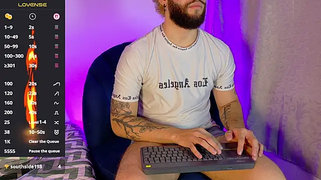 عرض كام angel_kyrozz
