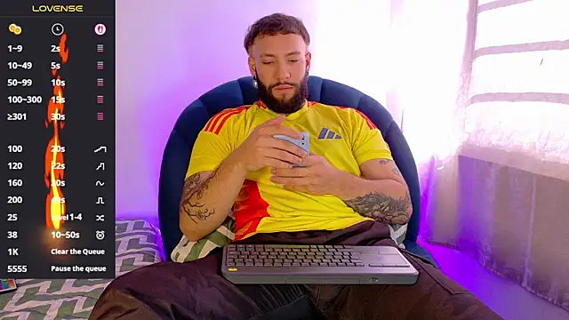 عرض كام angel_kyrozz