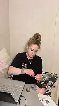 amandatheblondewife's Webcam Show