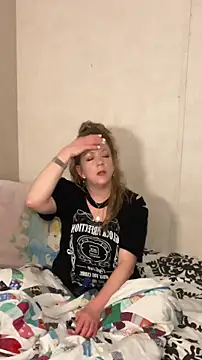 amandatheblondewife Show in webcam