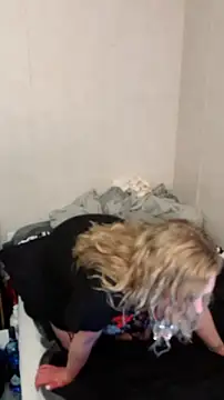 amandatheblondewife's Webcam Show