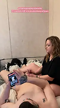 Pertunjukan Kamera Web amandatheblondewife