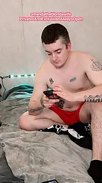 amandatheblondewife's Webcam Show