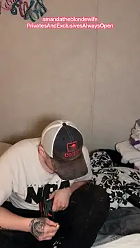 amandatheblondewife's Webcam Show
