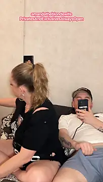 amandatheblondewife Webcam Show