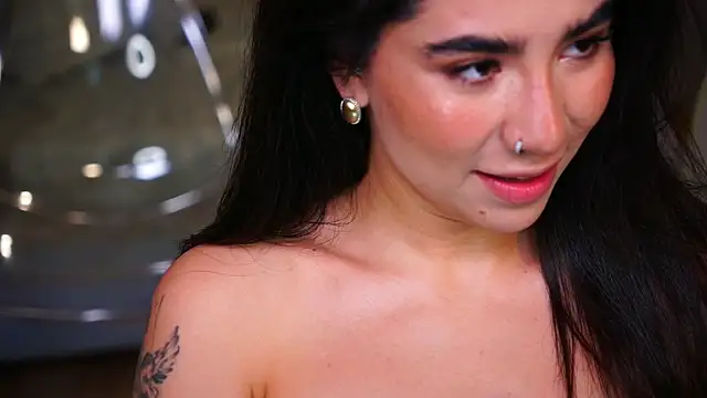 Chat XXX ao vivo de YokoKoko_